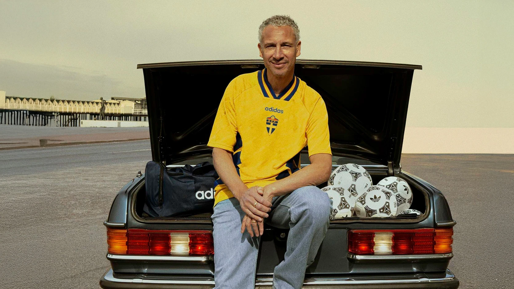 adidas reissues the Sweden 1994 home shirt