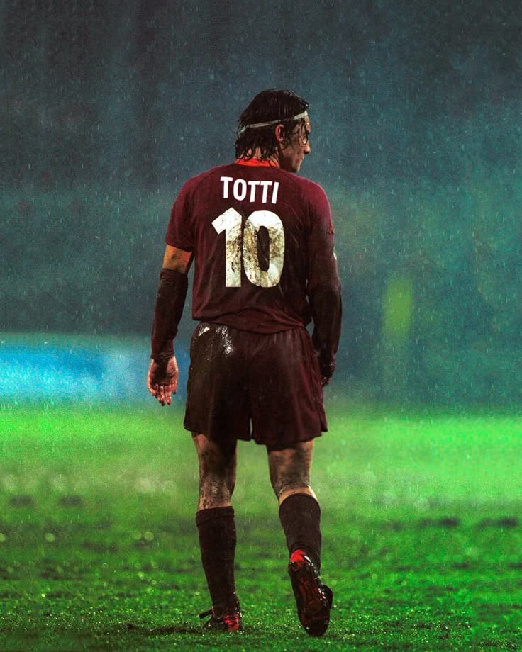 Francesco Totti in AS Roma Kappa kit 2000/01