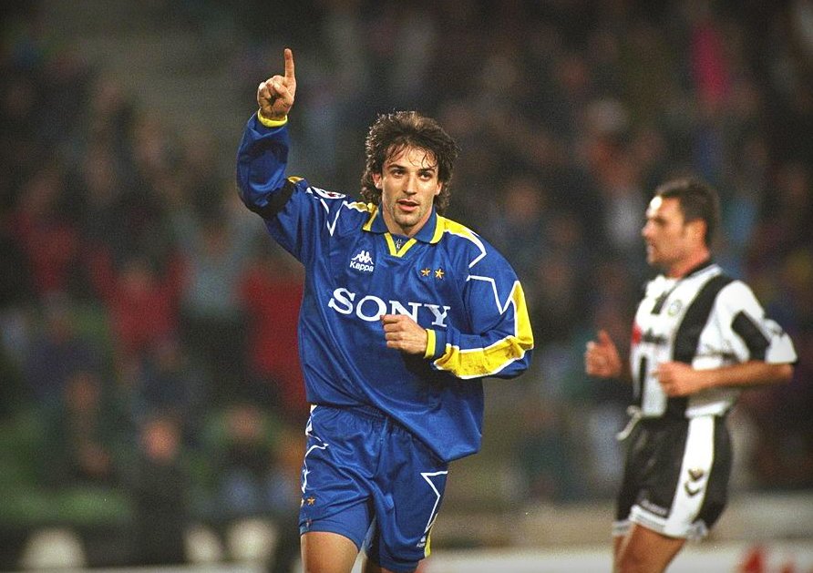 Alessandro Del Piero in Juventus Kappa kit 1996