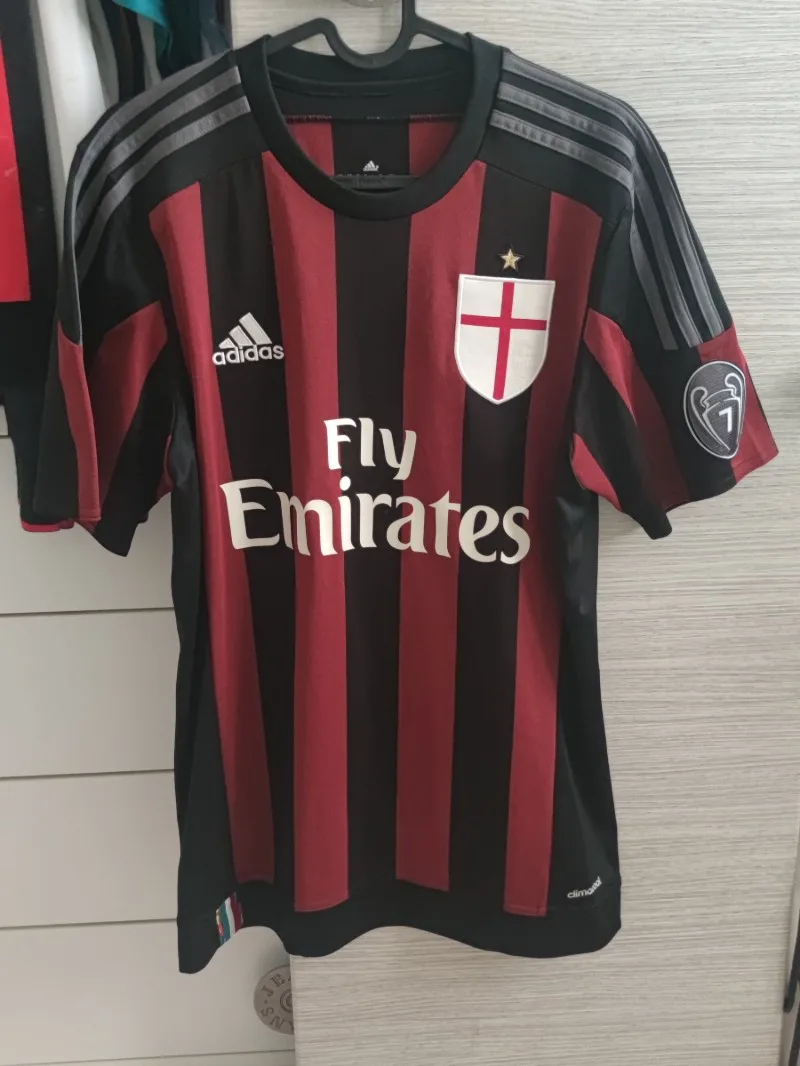 AC Milan 2015-16 Home Kit