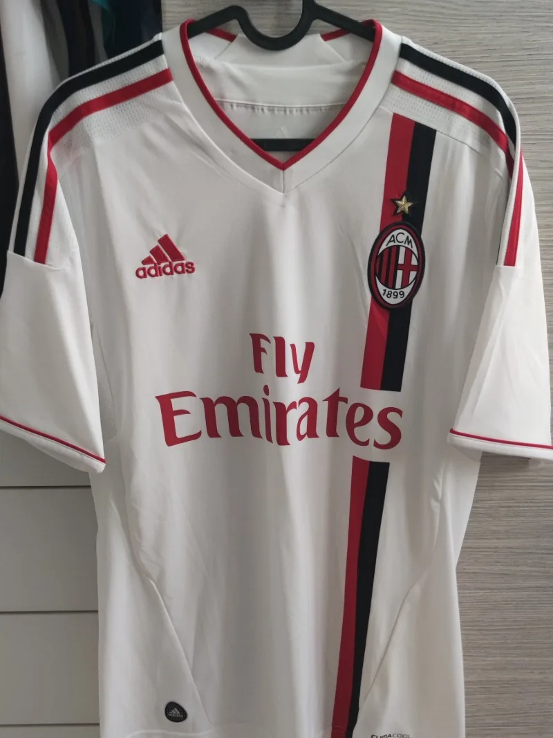 AC Milan 2011-12 Away Kit