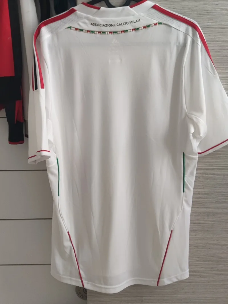 AC Milan 2011-12 Away Kit