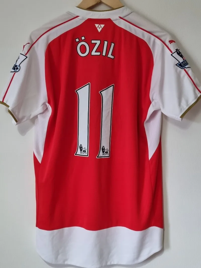 Arsenal FC 2015-16 Home Kit