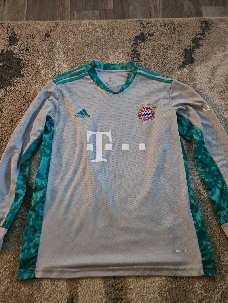 Bayern München 2020-21 GK 3 Kit