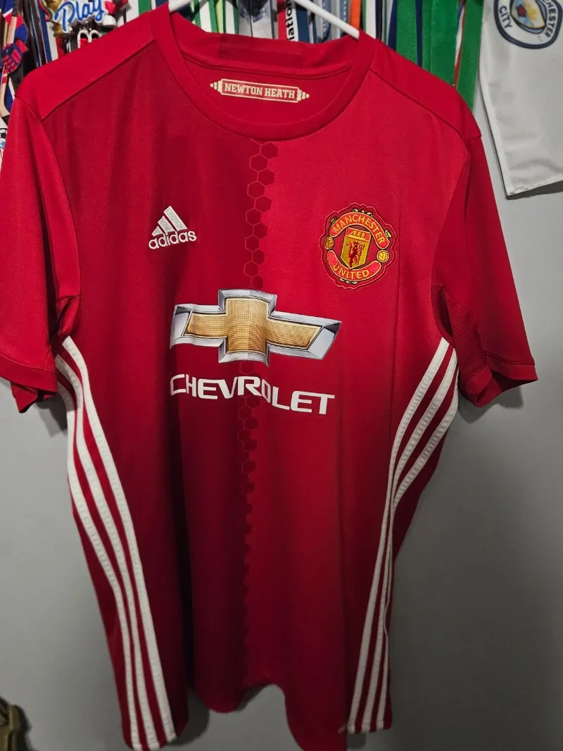 Manchester United 2016-17 Home Kit