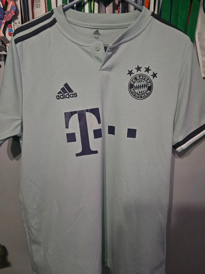 Bayern München 2018-19 Away Kit