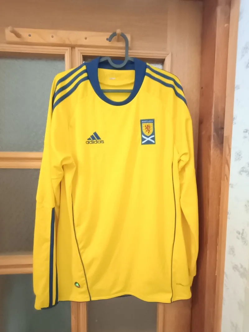 Scotland 2010 Away Kit