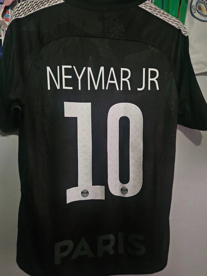 Paris Saint-Germain 2017-18 Third Kit