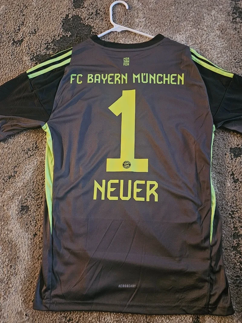 Bayern München 2025-26 GK 2 Kit