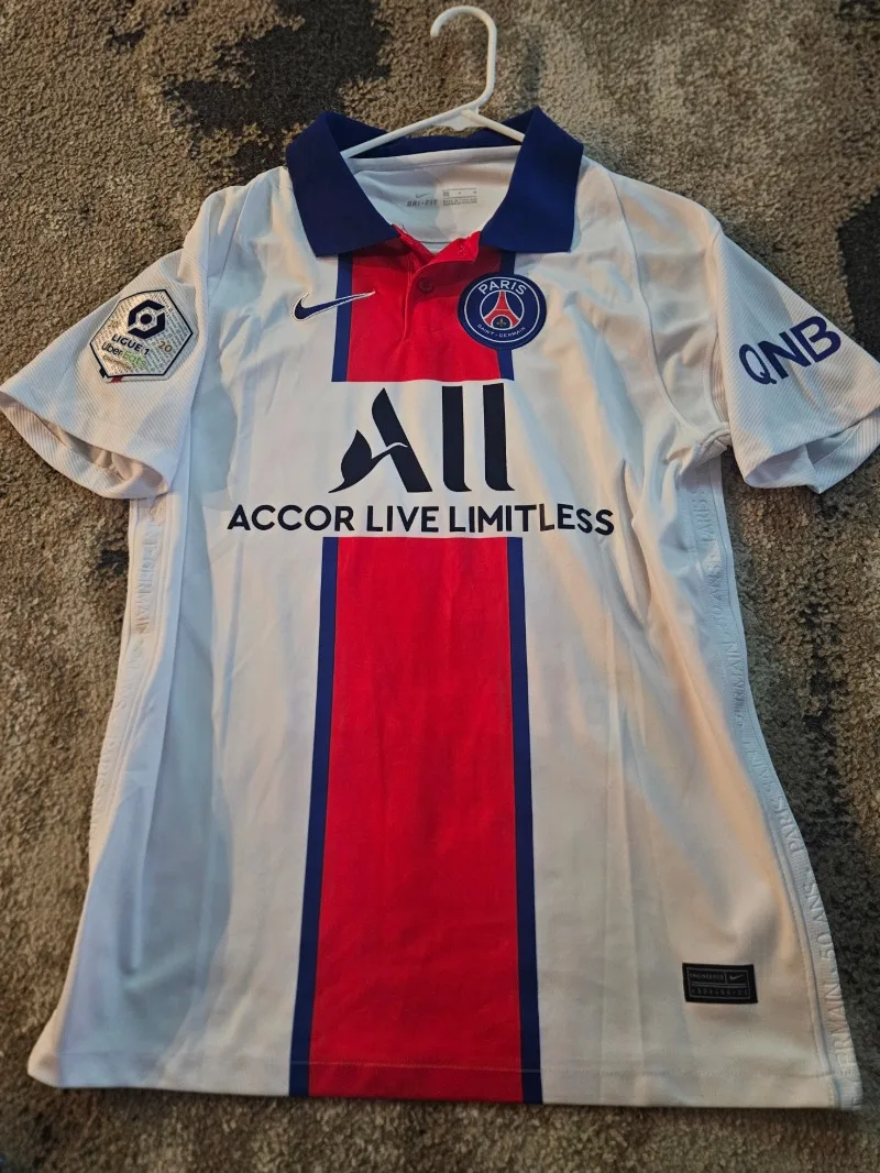 Paris Saint-Germain 2020-21 Away Kit