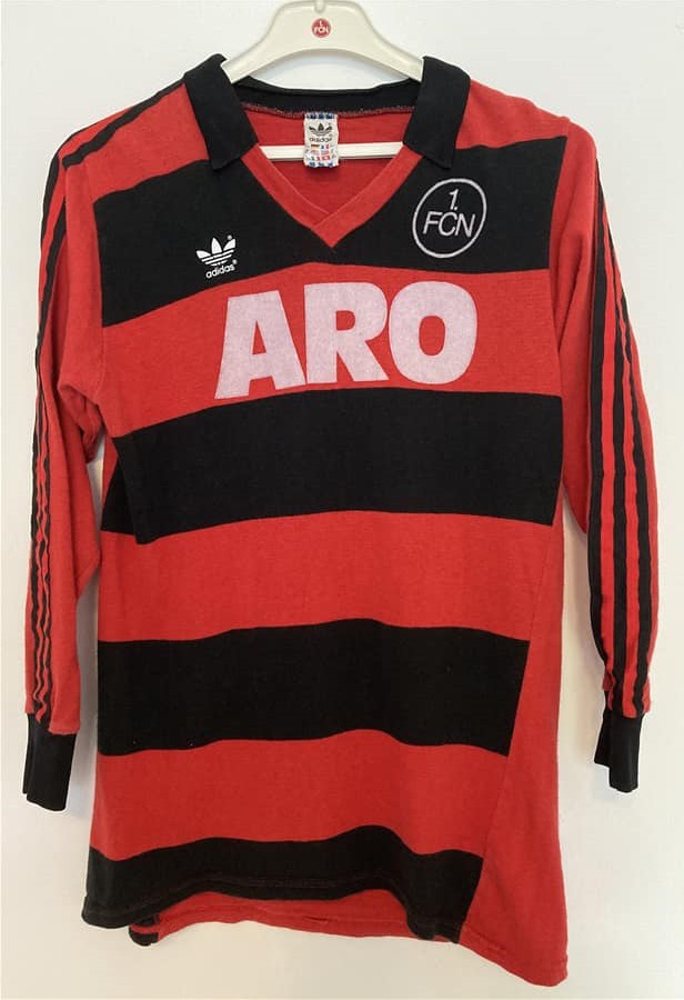 1. FC Nürnberg 1982-83 Home Kit