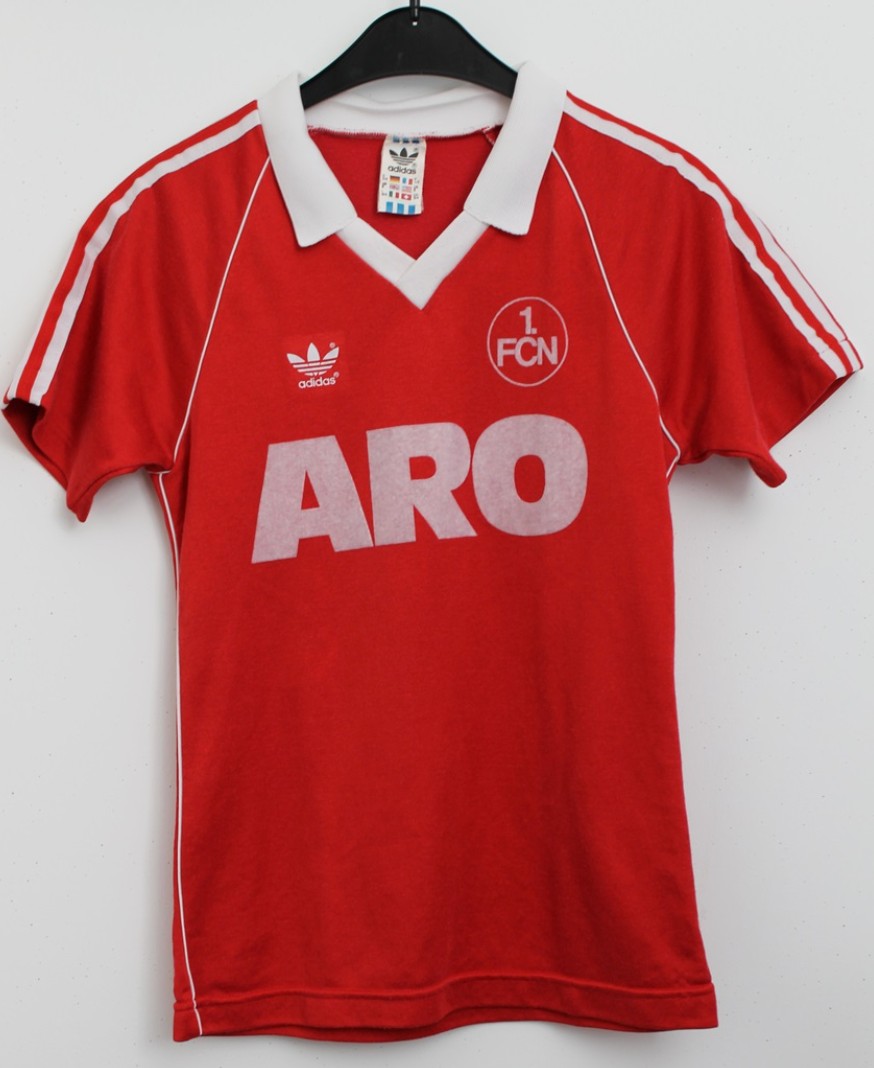 1. FC Nürnberg 1982-83 Home 3 Kit