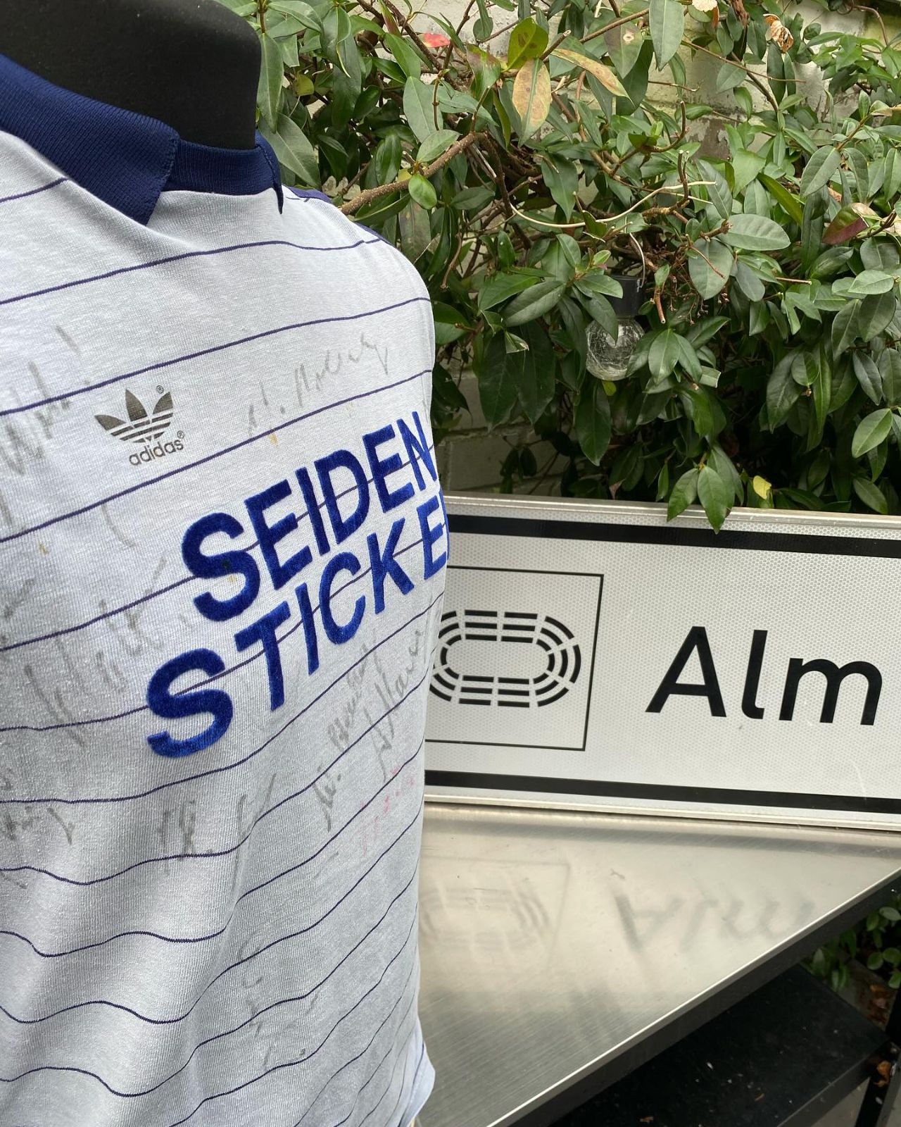 Arminia Bielefeld 1982-83 GK 1 Kit