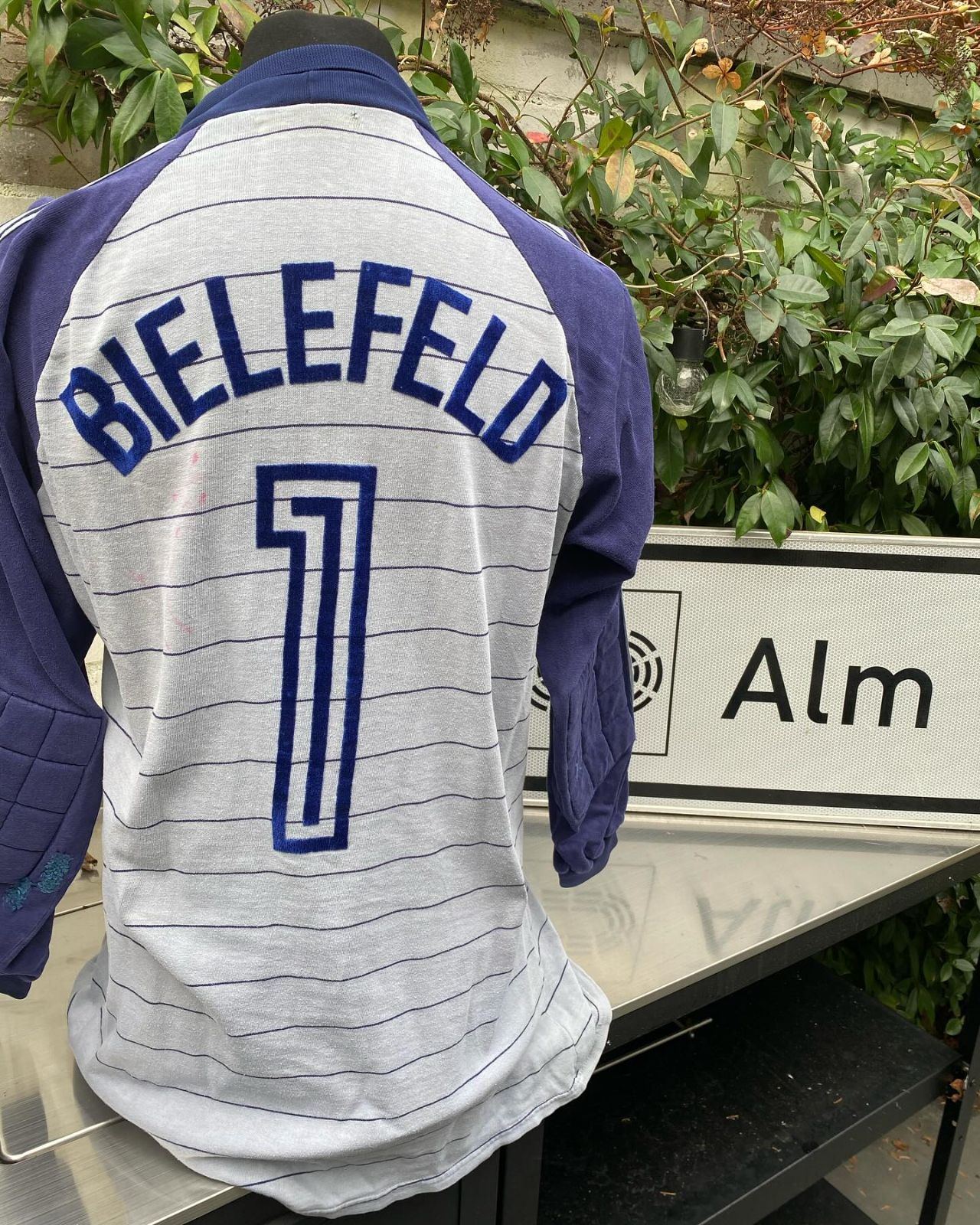 Arminia Bielefeld 1982-83 GK 1 Kit