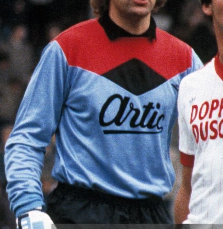 Borussia Dortmund 1983-84 GK 1 Kit