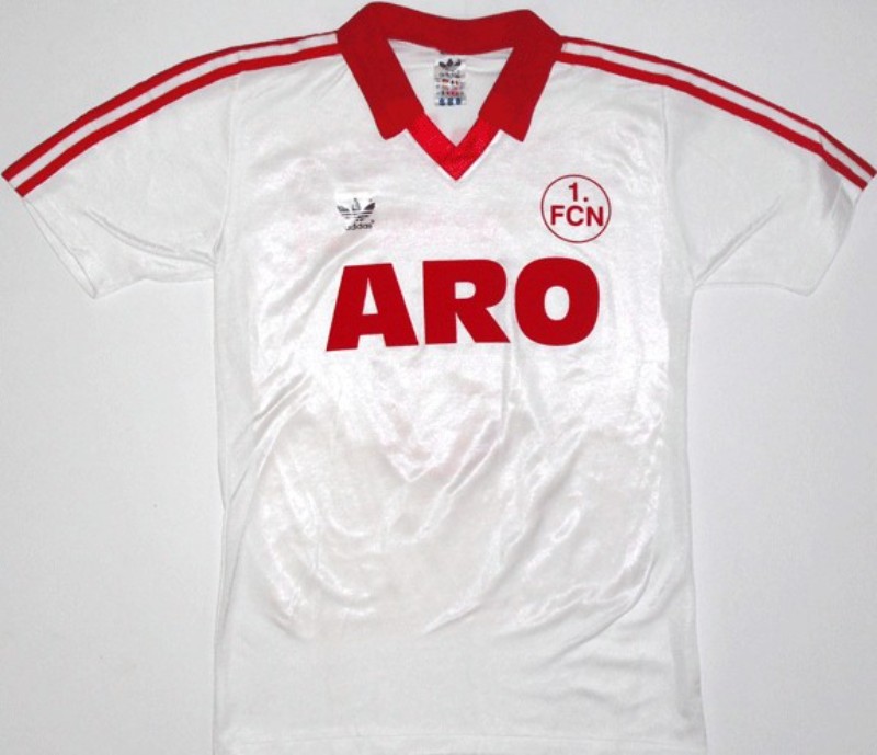 1. FC Nürnberg 1983-84 Away Kit