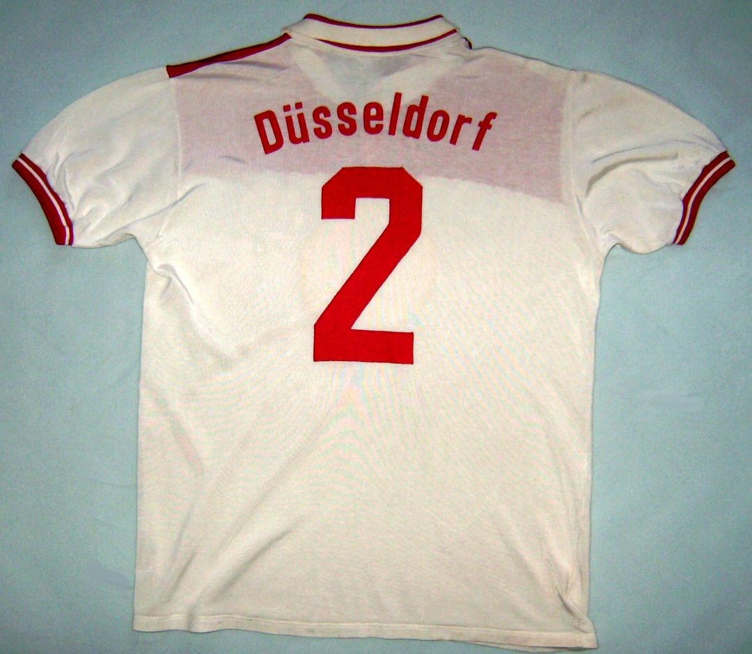 Fortuna Düsseldorf 1984-85 Home Kit