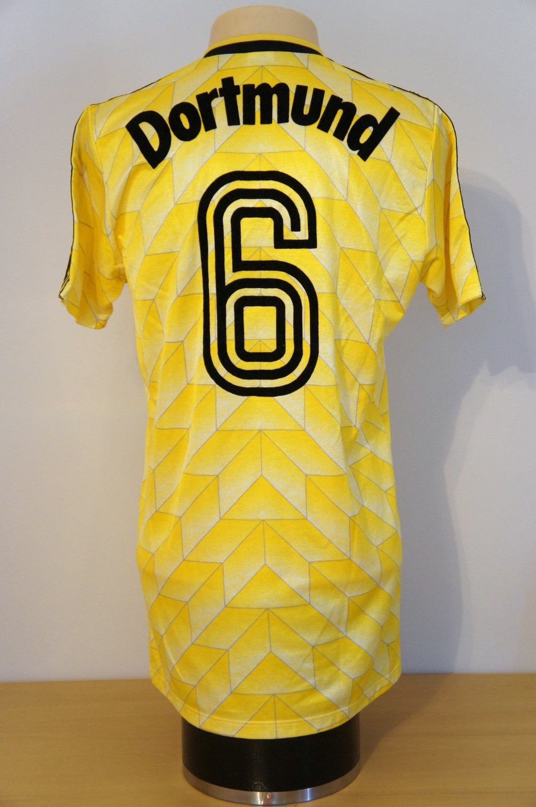Borussia Dortmund 1988-89 Home Kit