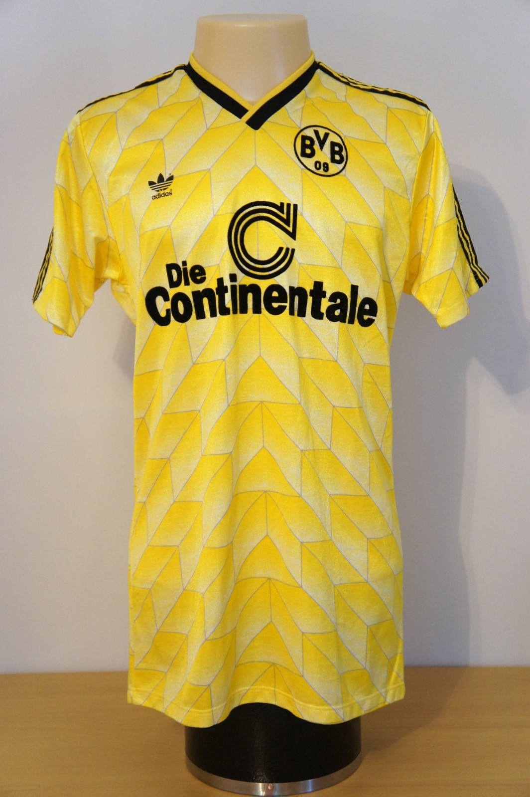 Borussia Dortmund 1988-89 Home Kit