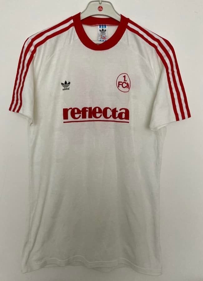 1. FC Nürnberg 1988-89 Away 2 Kit