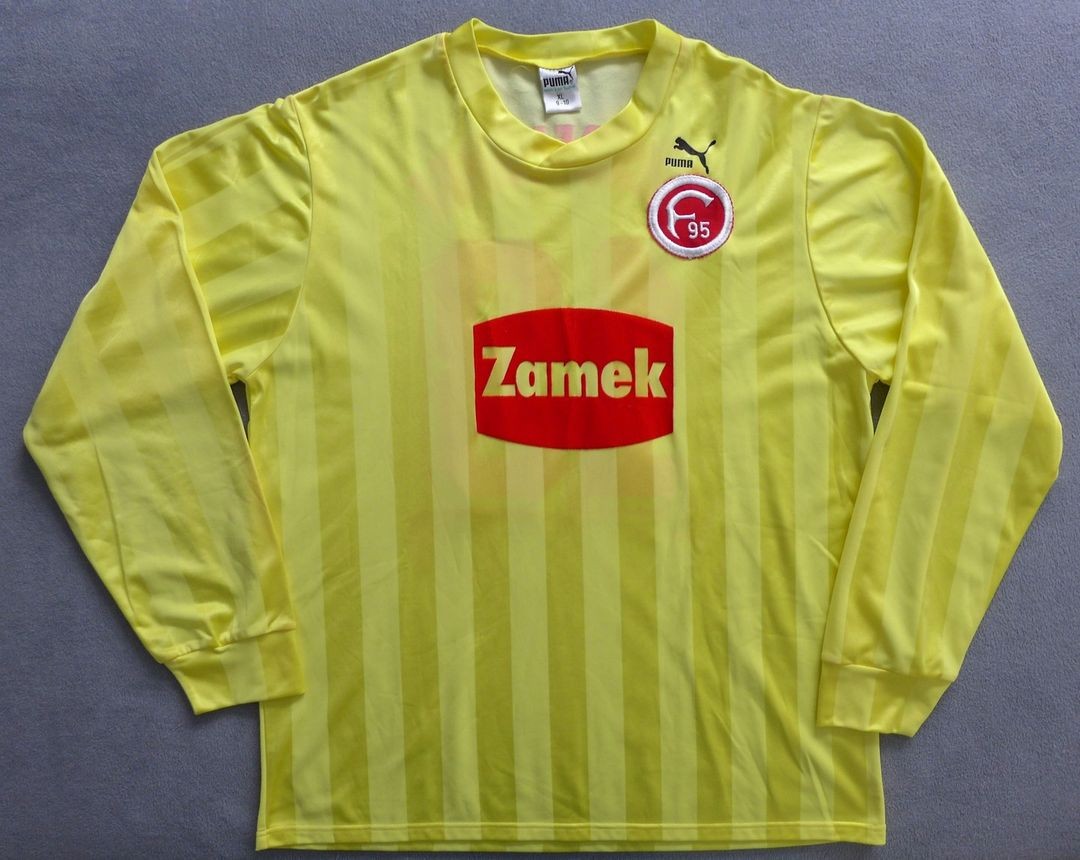 Fortuna Düsseldorf 1989-90 Third Kit