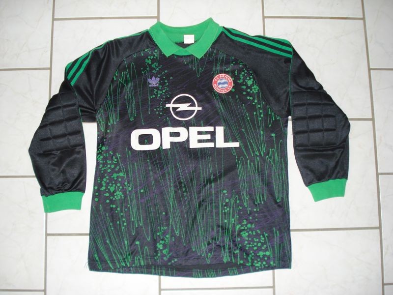 Bayern München 1990-91 GK 2 Kit