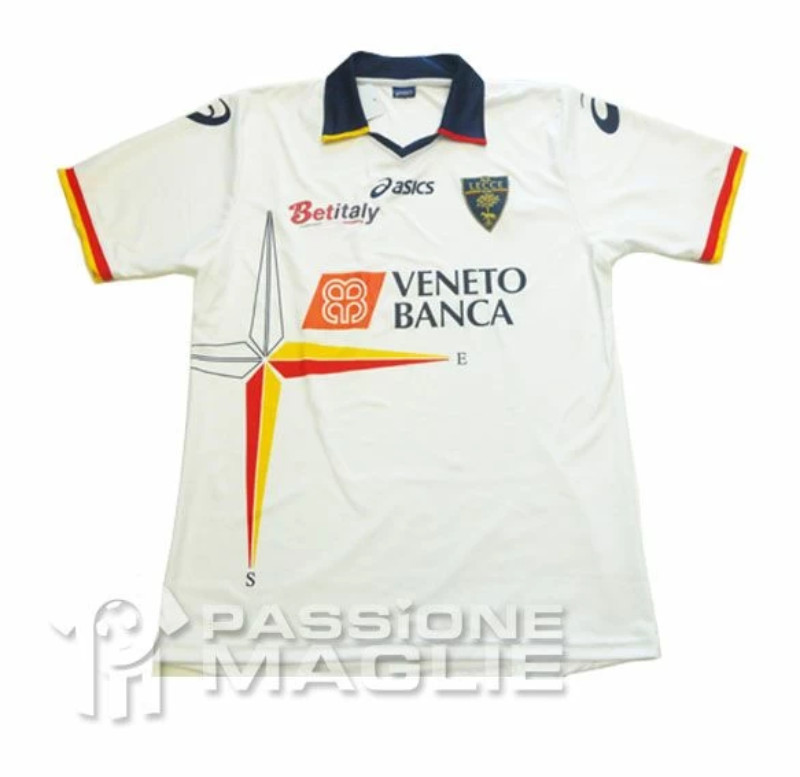 US Lecce 2011-12 Away Kit