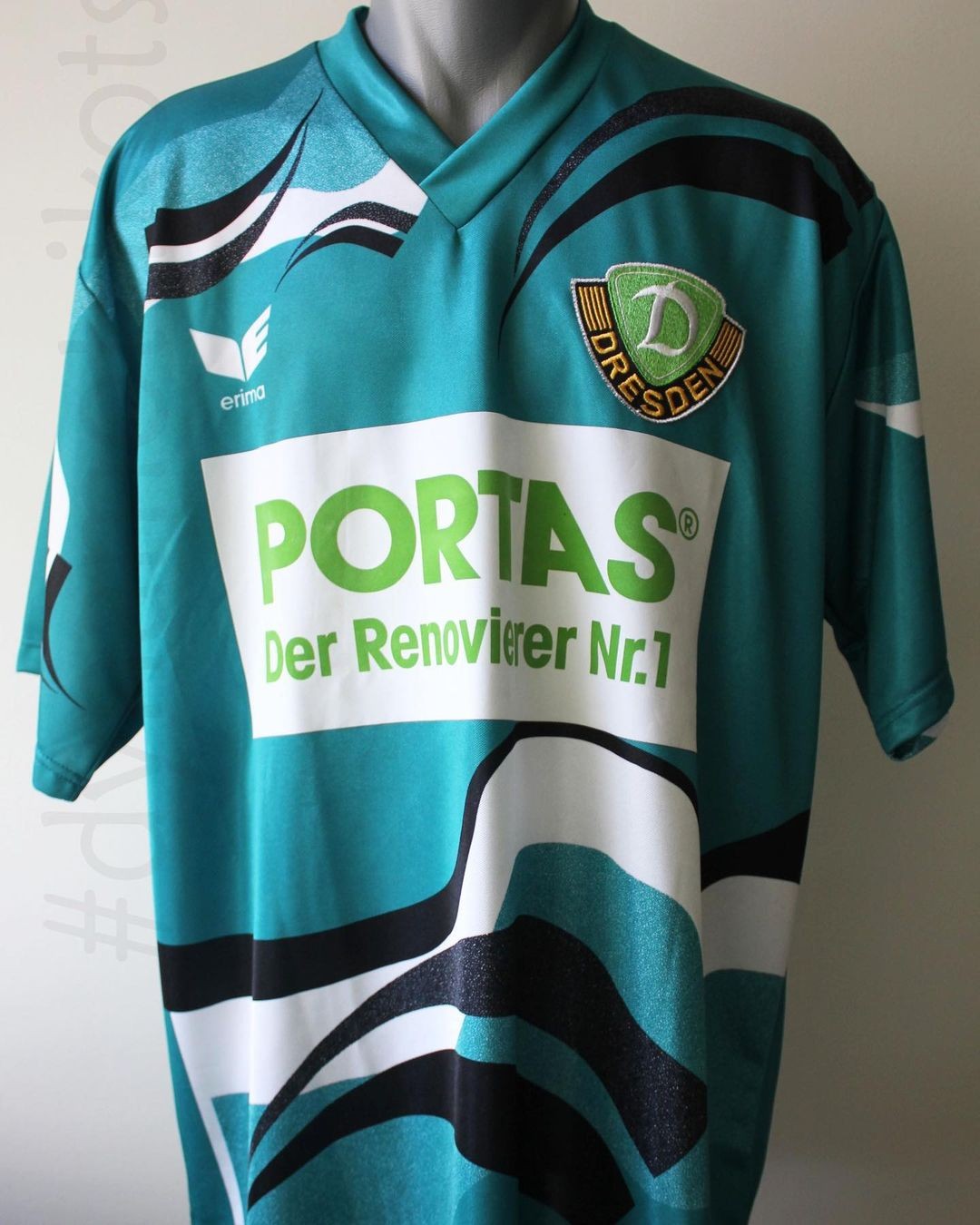 Dynamo Dresden 1993-94 Away Kit