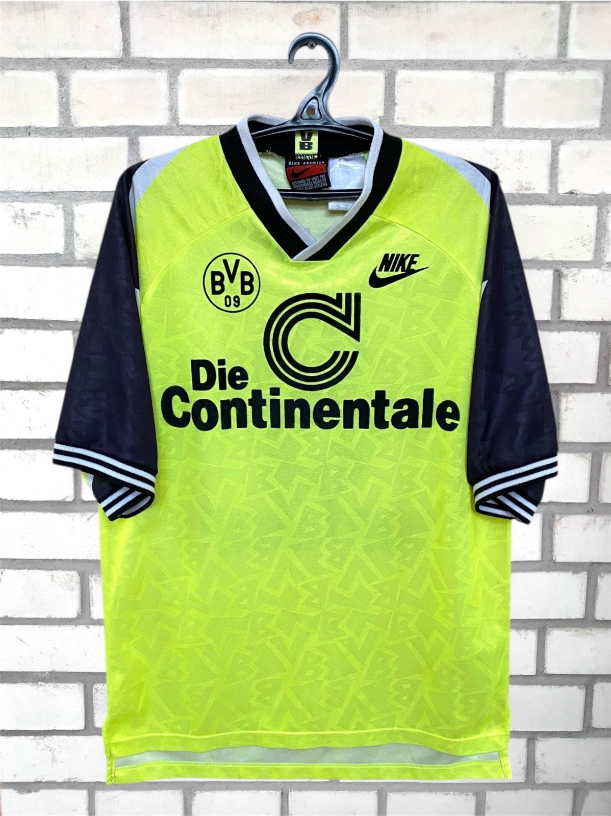 Borussia Dortmund 1995-96 Home Kit