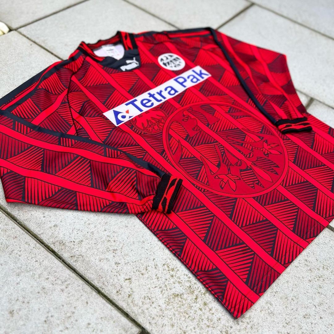 Eintracht Frankfurt 1995-96 Home Kit