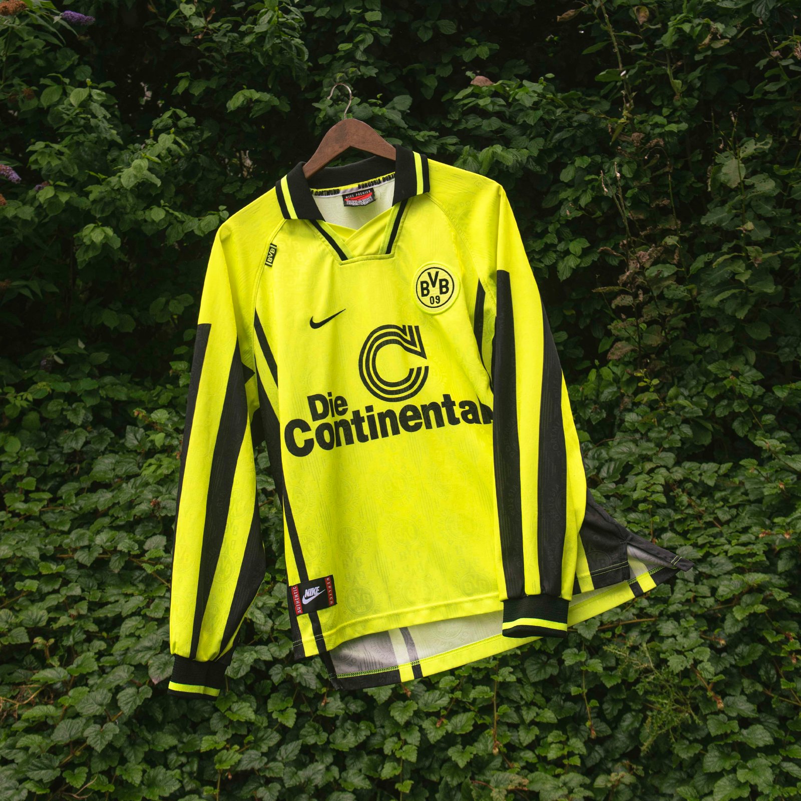 Borussia Dortmund 1996-97 Home Kit