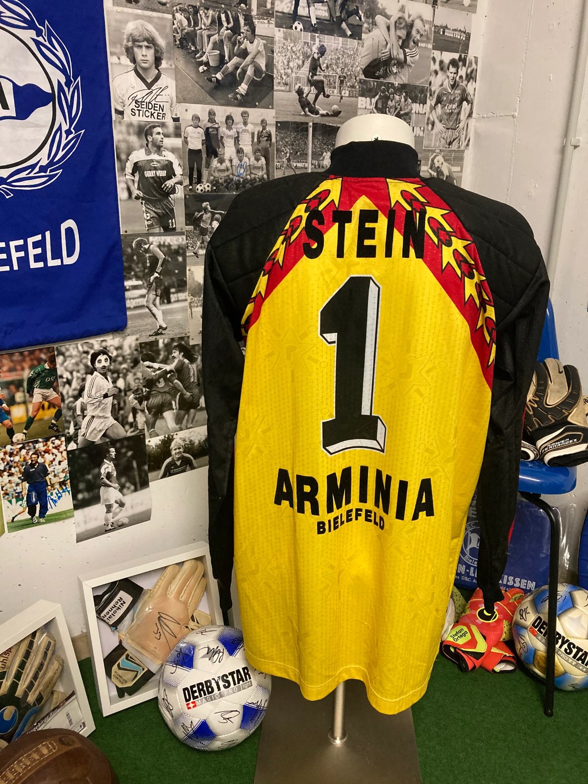 Arminia Bielefeld 1996-97 GK 1 Kit