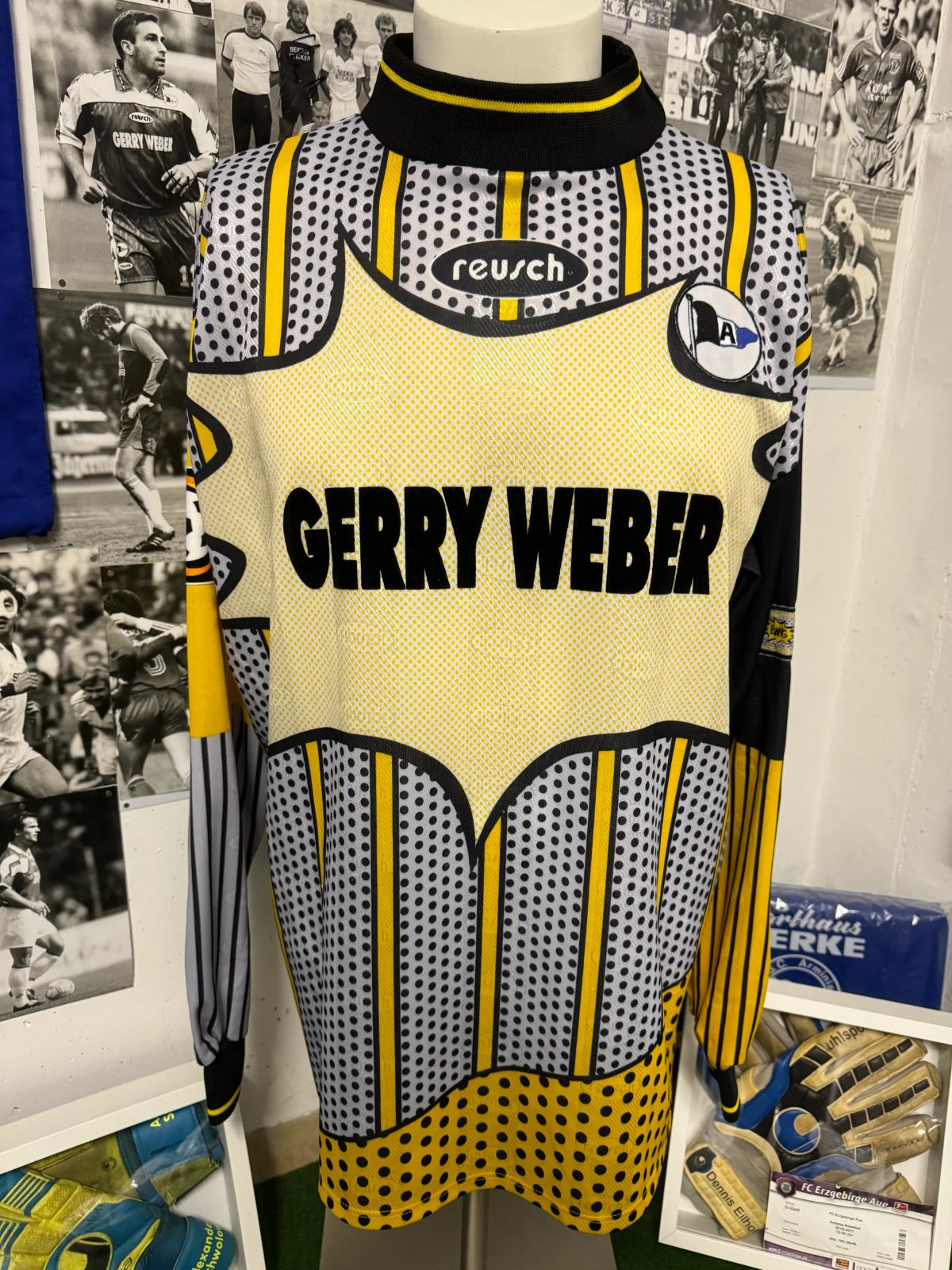 Arminia Bielefeld 1996-97 GK 2 Kit