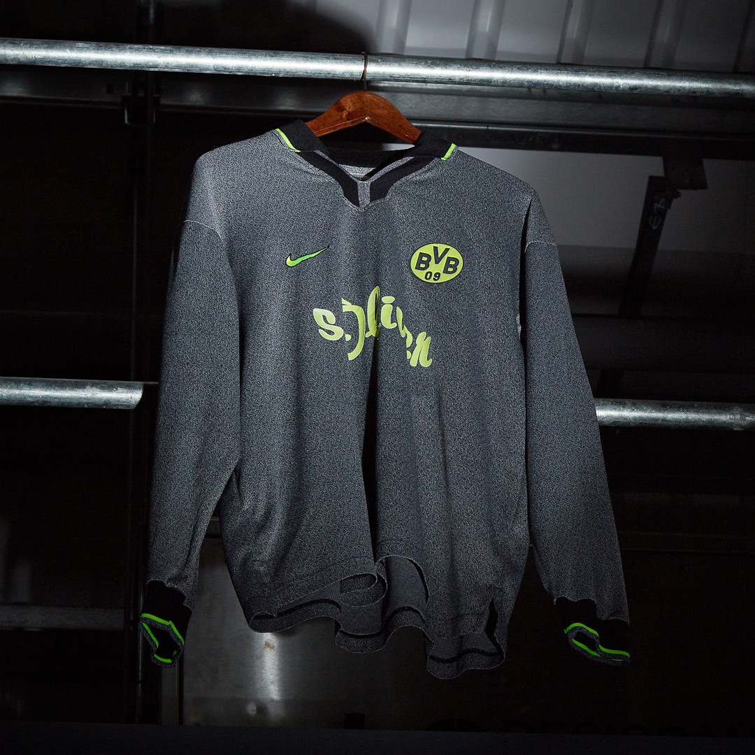 Borussia Dortmund 1997-98 Away Kit