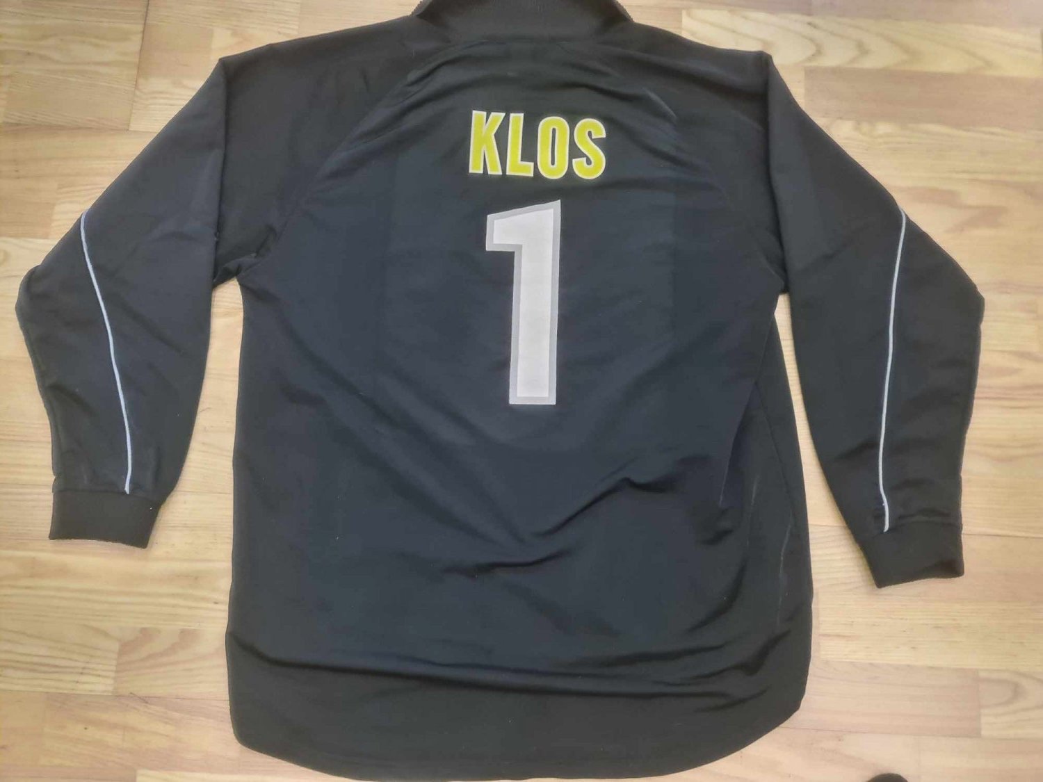 Borussia Dortmund 1997-98 GK 3 Kit