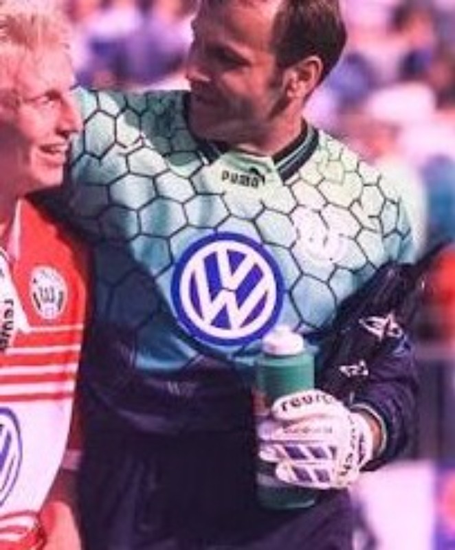 VfL Wolfsburg 1997-98 GK 1 Kit
