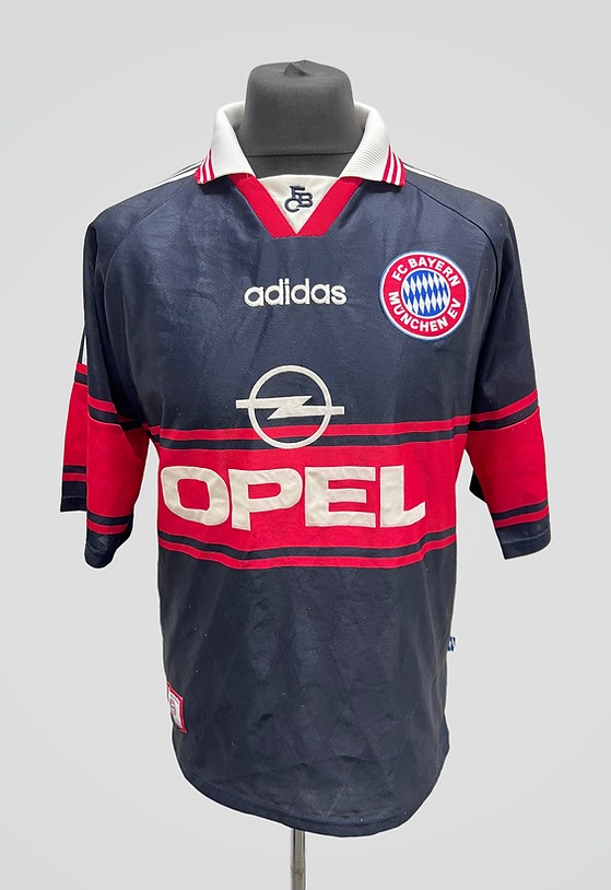 Bayern München 1998-99 Home Kit