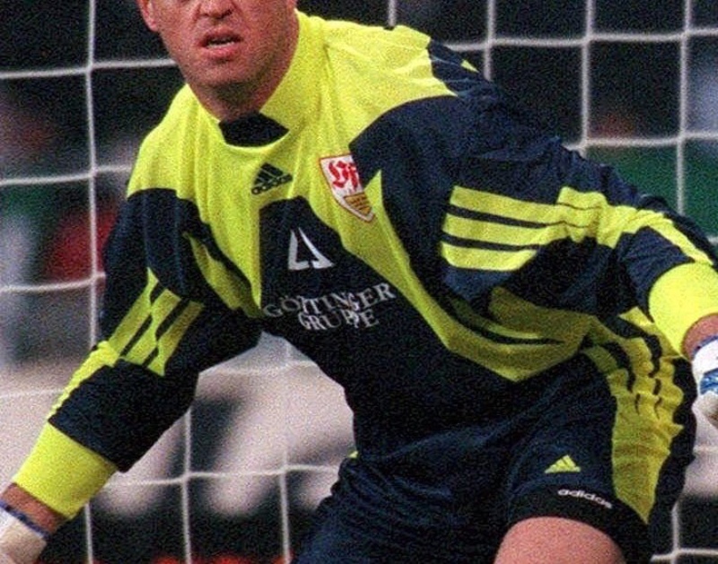 VfB Stuttgart 1998-99 GK 1 Kit