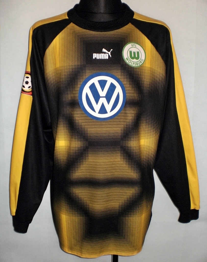 VfL Wolfsburg 1998-99 GK 1 Kit