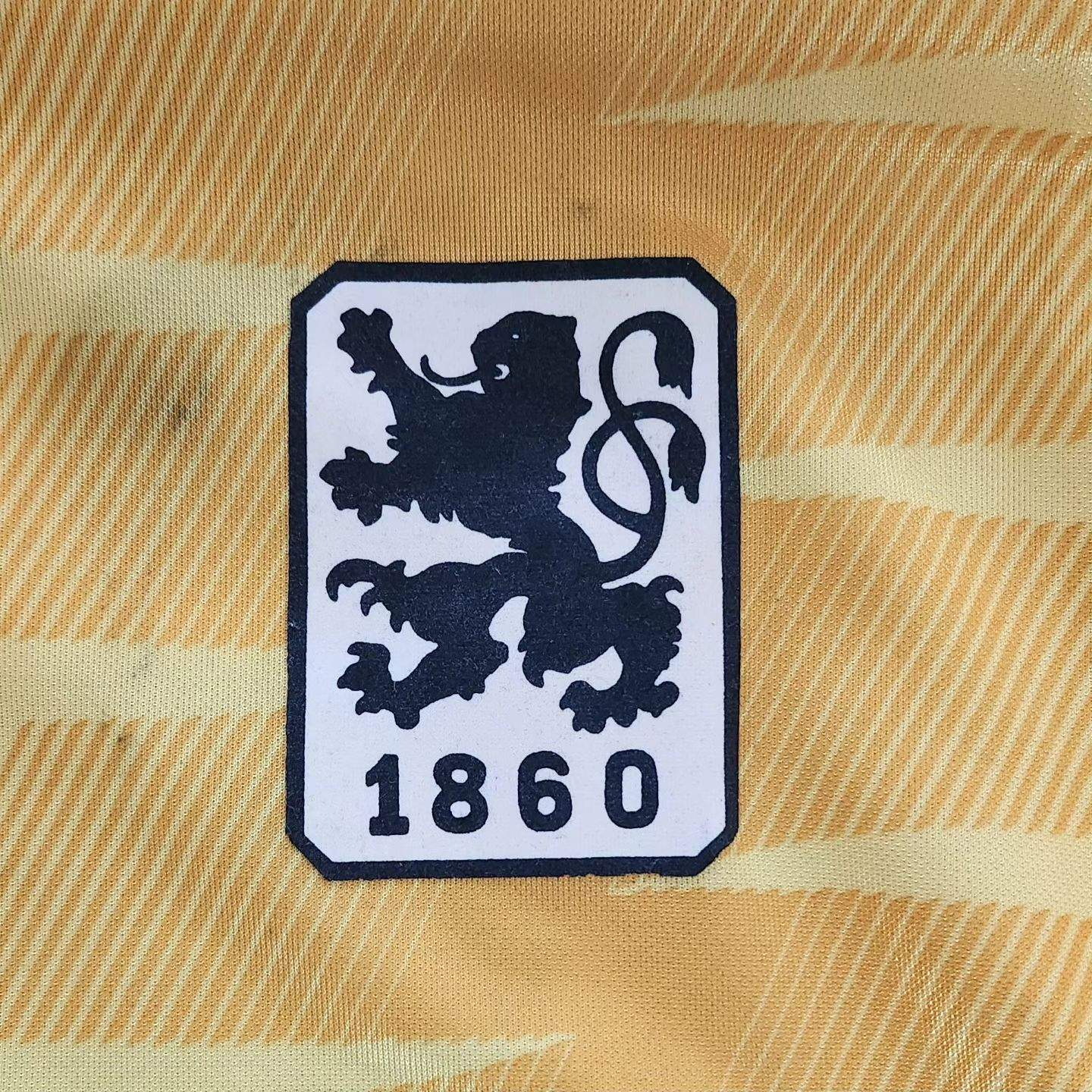 TSV 1860 München 1998-99 Third Kit