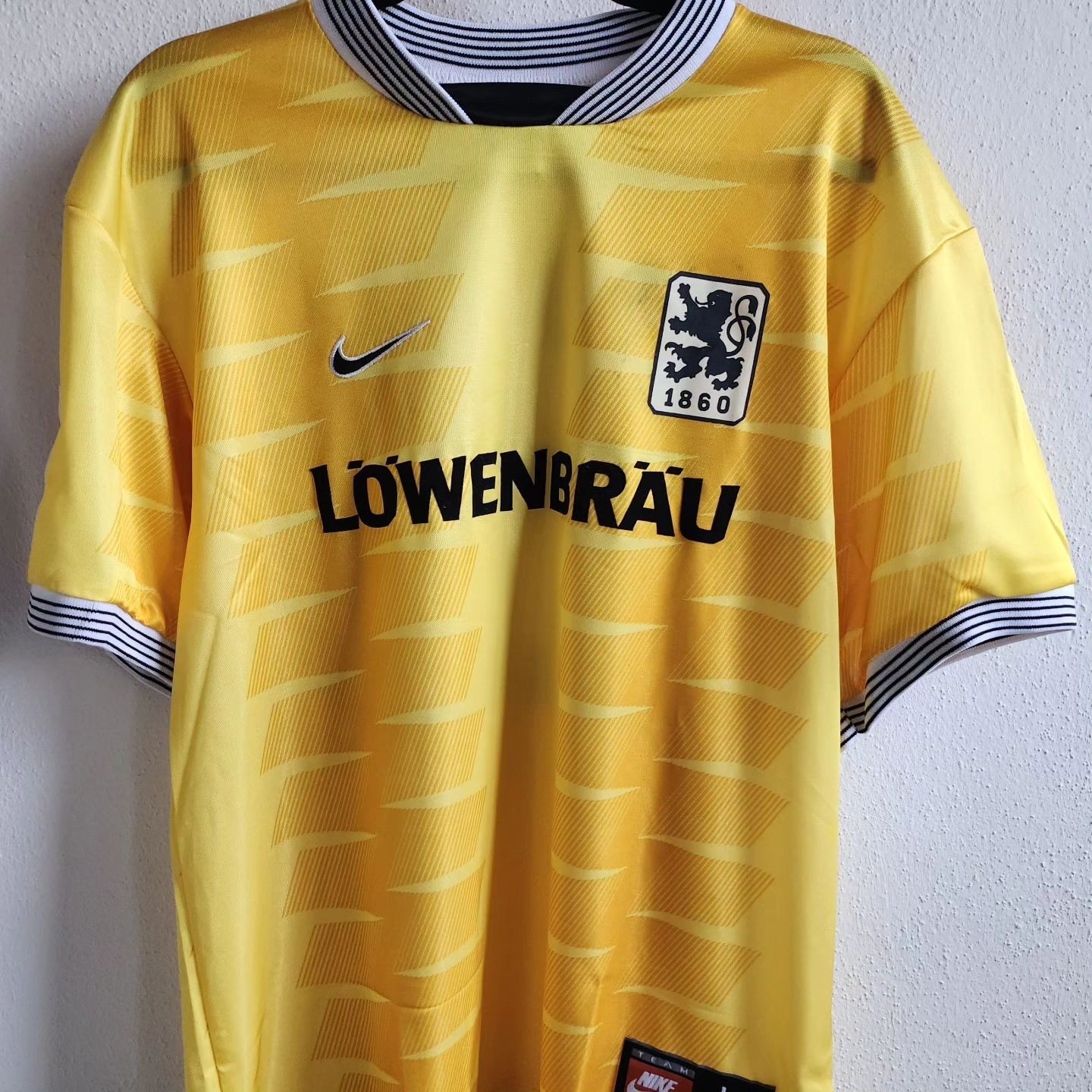 TSV 1860 München 1998-99 Third Kit
