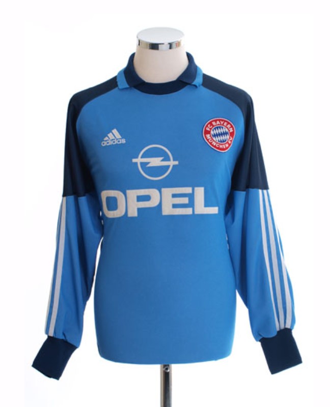 Bayern München 2000-01 GK 1 Kit