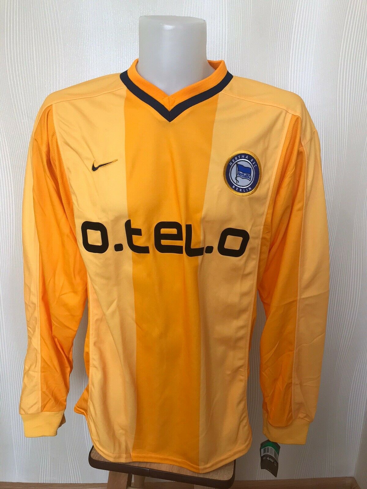 Hertha BSC 2000-01 Third Kit