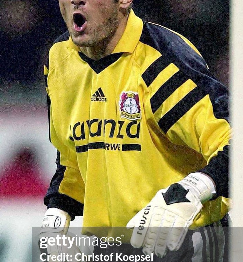 Bayer 04 Leverkusen 2000-01 GK 3 Kit