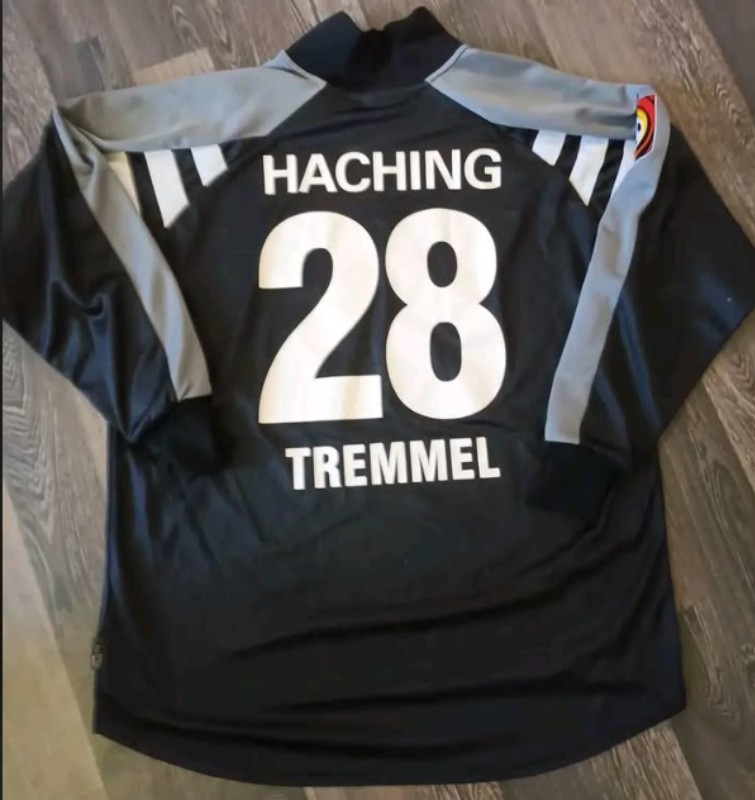 SpVgg Unterhaching 2000-01 GK 1 Kit