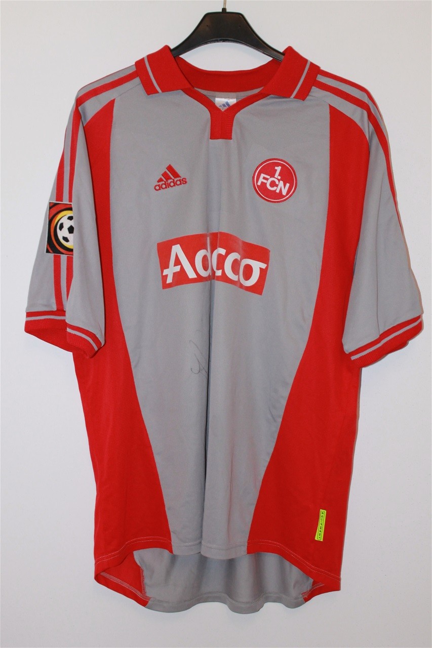 1. FC Nürnberg 2001-02 Away Kit