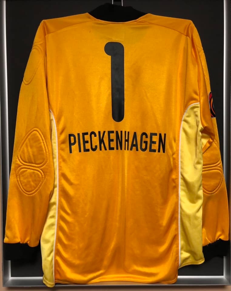Hamburger SV 2001-02 GK 2 Kit