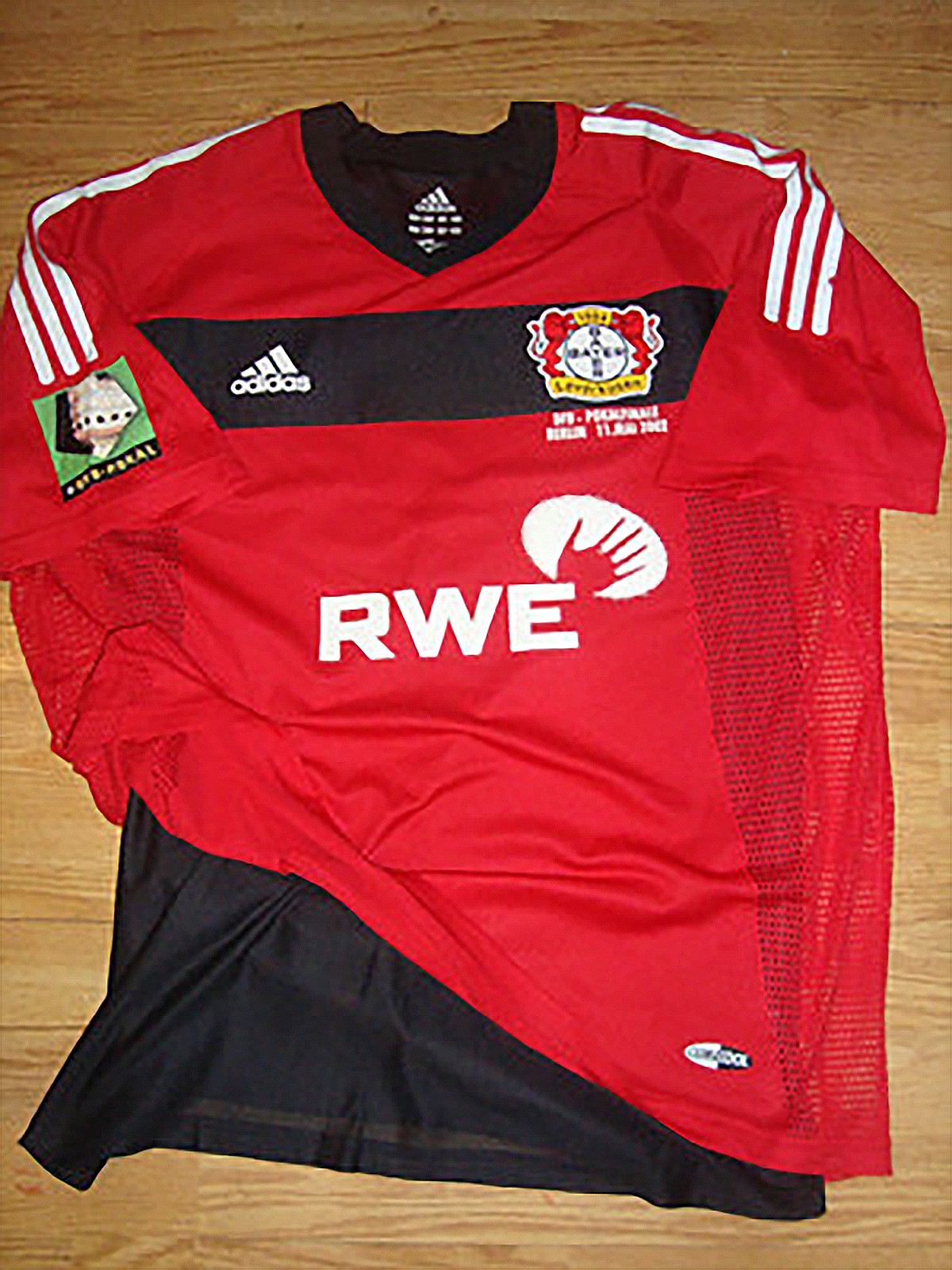 Bayer 04 Leverkusen 2001-02 DFB-Pokal Final Kit