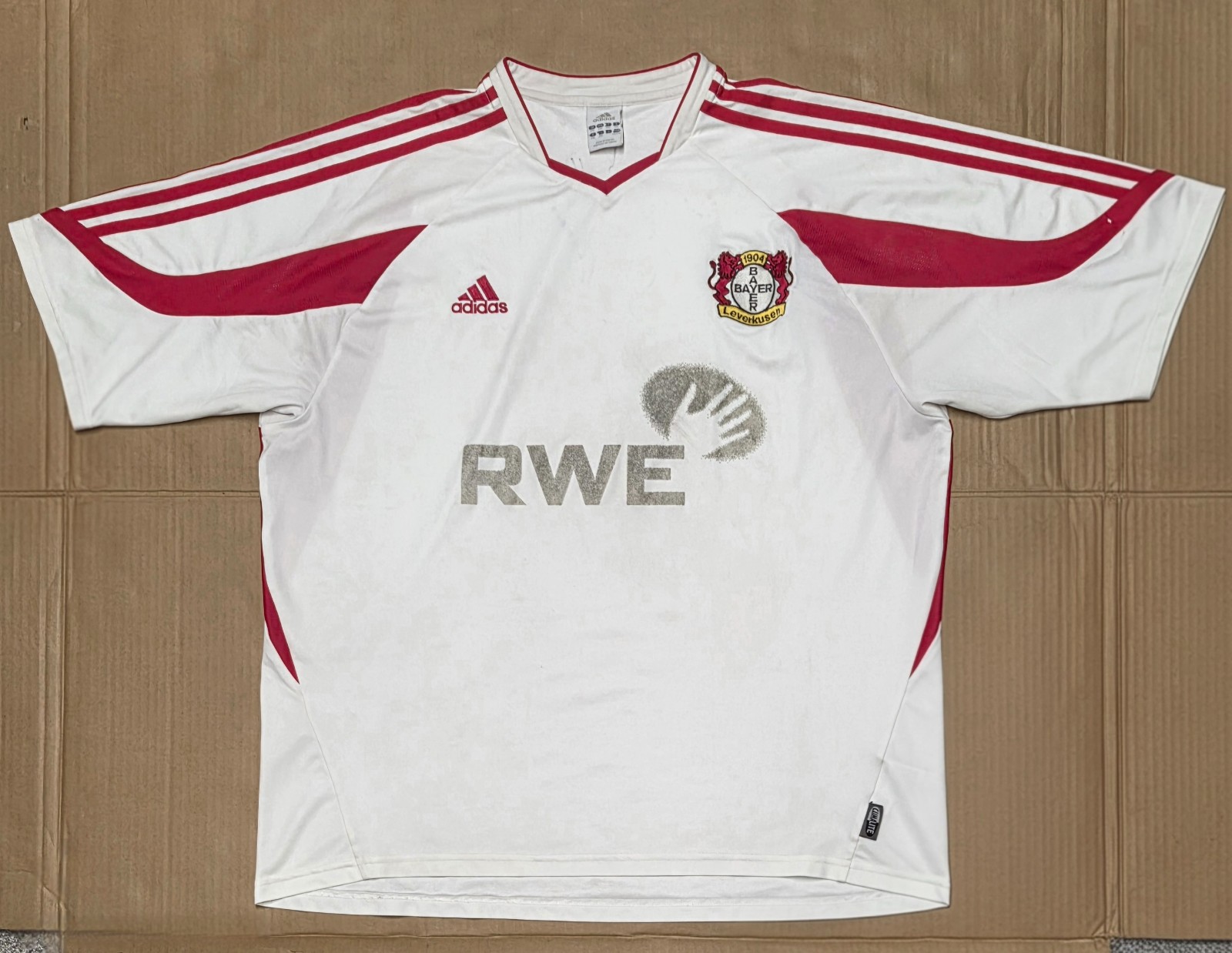 Bayer 04 Leverkusen 2003-04 Away V2 Kit