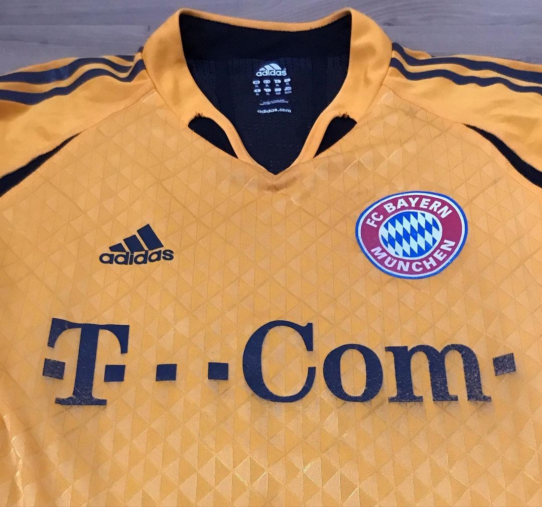 Bayern München 2004-05 GK 2 Kit